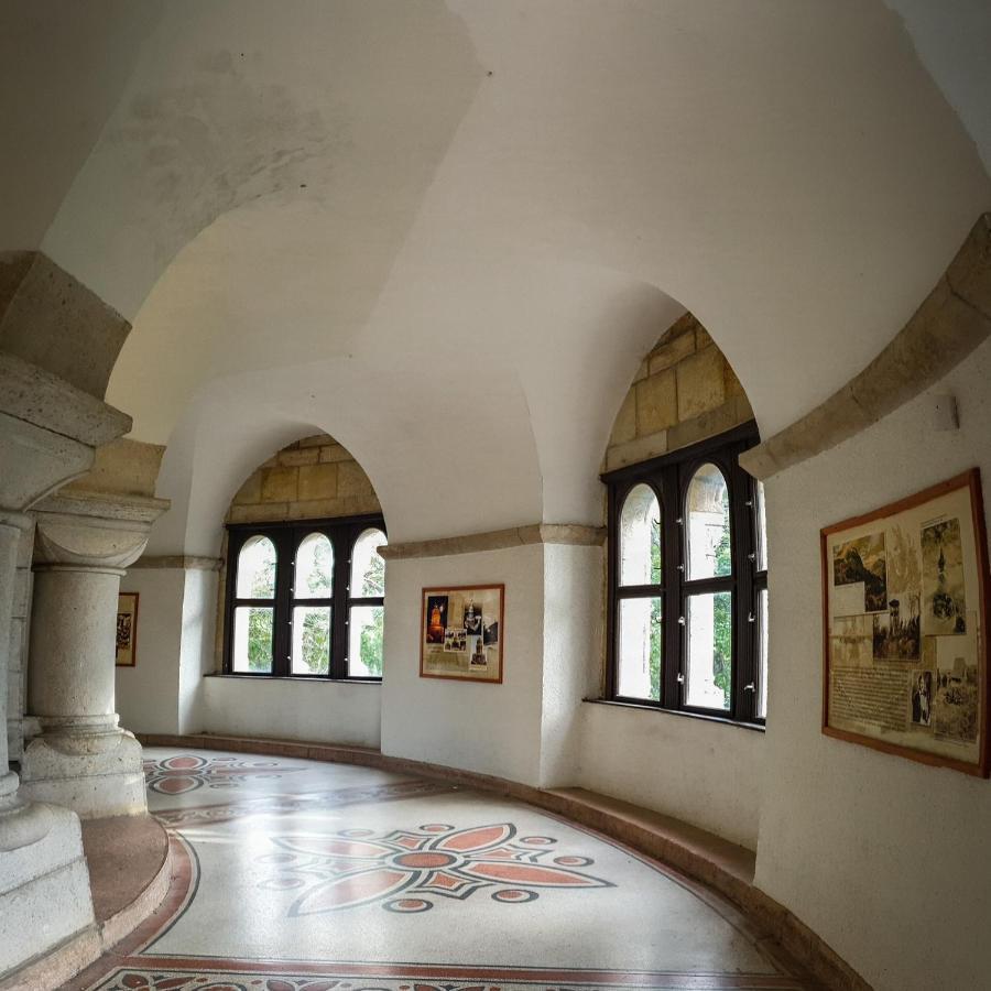 Romantic Two Bedroom Apartments In The Hills Of Budapest With Private Parking מראה חיצוני תמונה